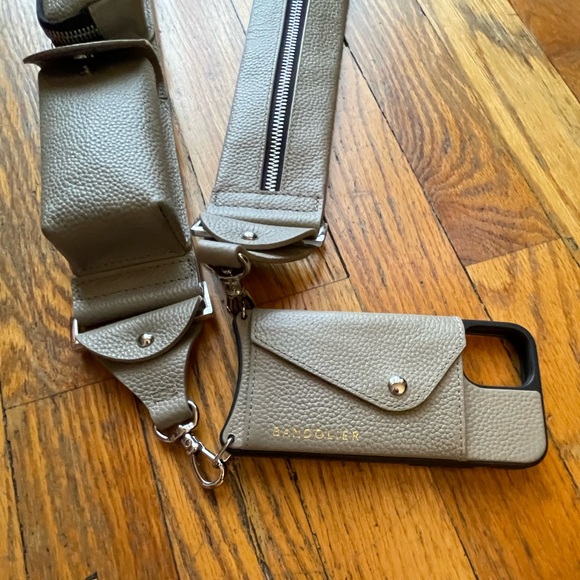 Bandolier Billie - PHONE CASE & ALL LEATHER STRAP - Greige/Silver - Picture 3 of 10